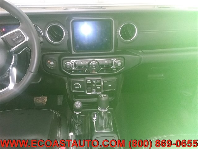 Used 2023 Jeep Wrangler Unlimited Sahara w/ Cold Weather Group AWD/4WD image 13