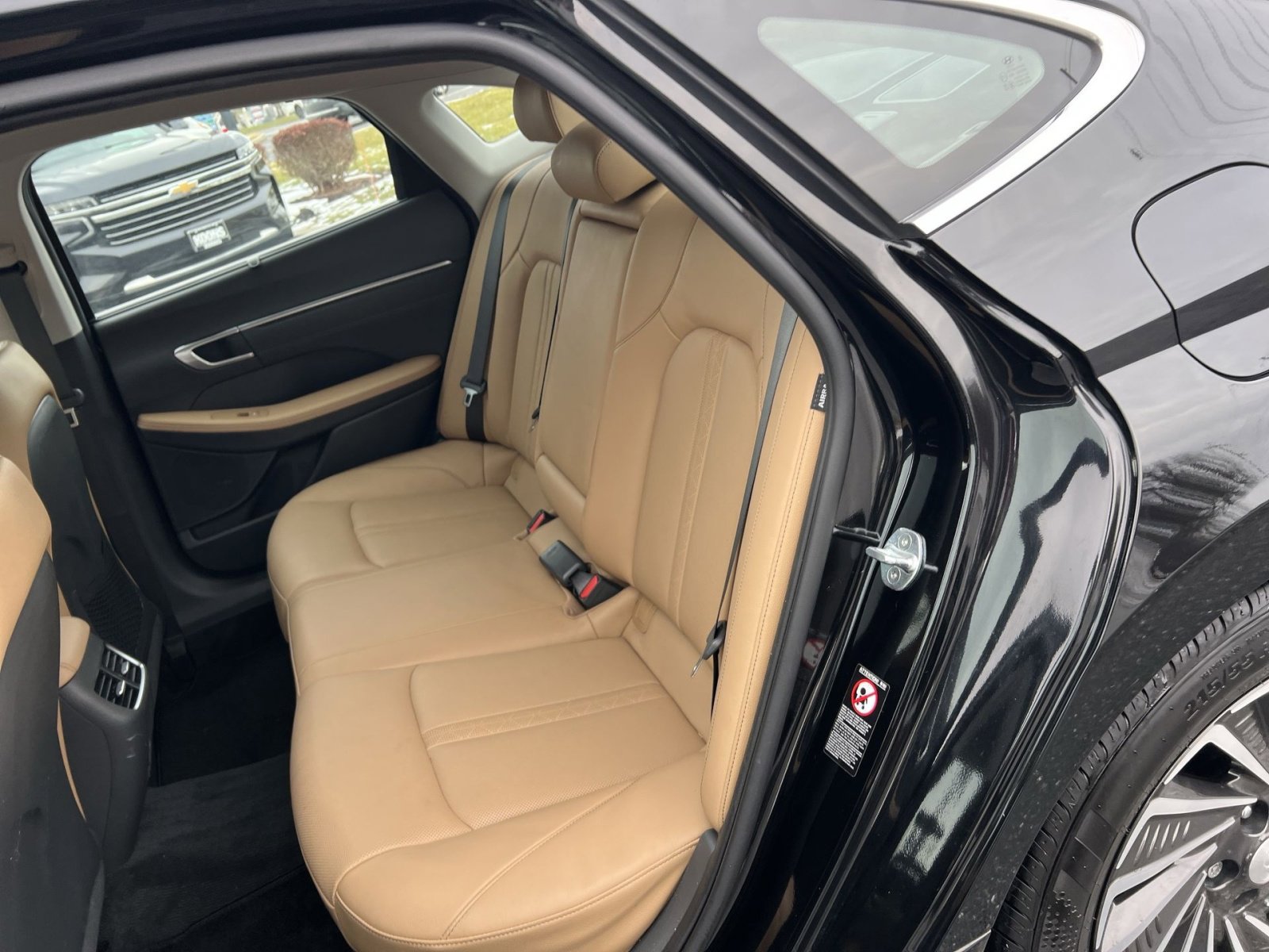 Used 2022 Hyundai Sonata Limited w/ Winter Weather Package image 24