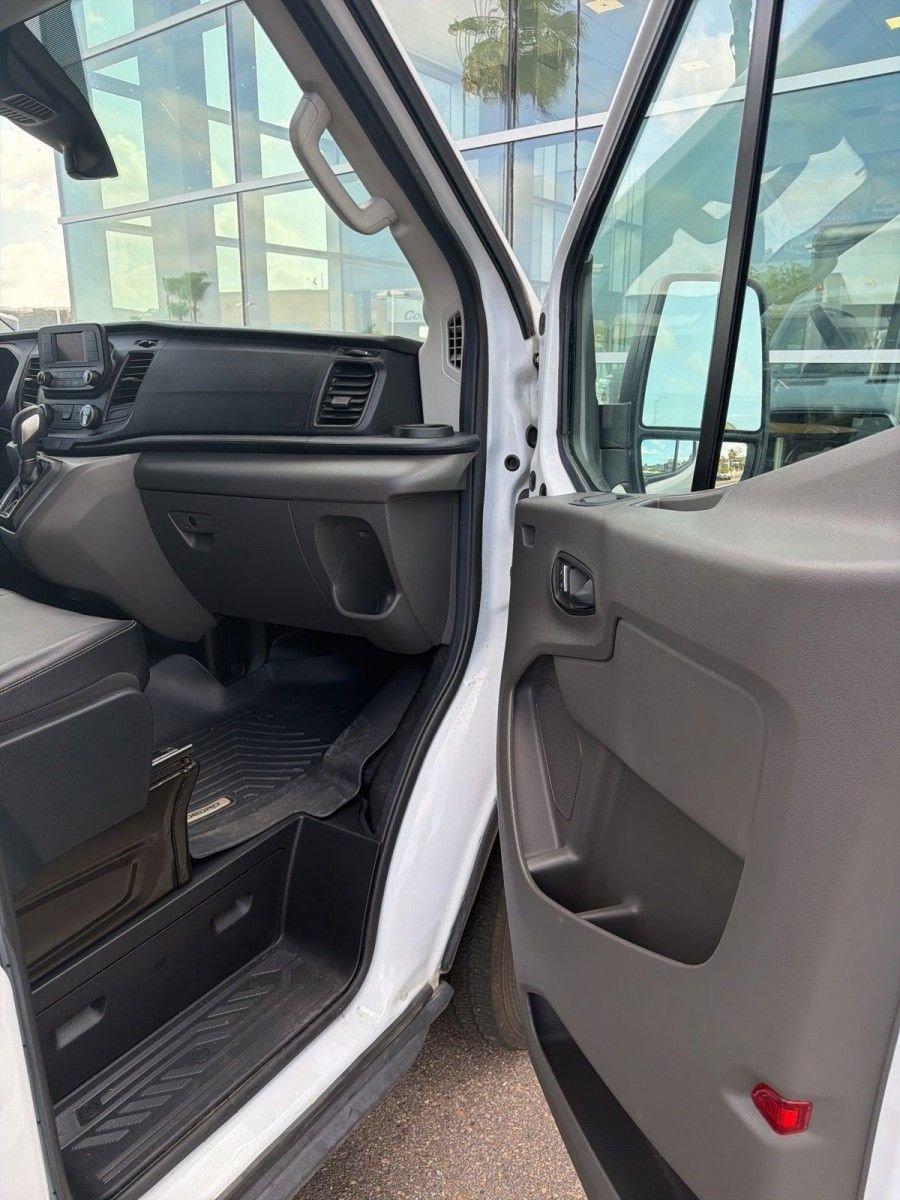 Used 2022 Ford Transit 350 DRW RWD image 17