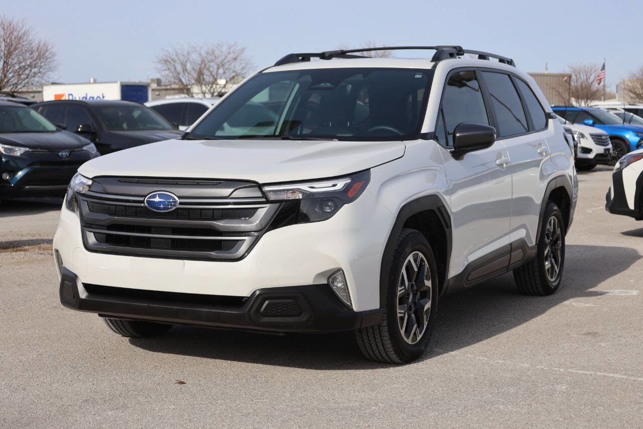 Used 2025 Subaru Forester Premium image 6