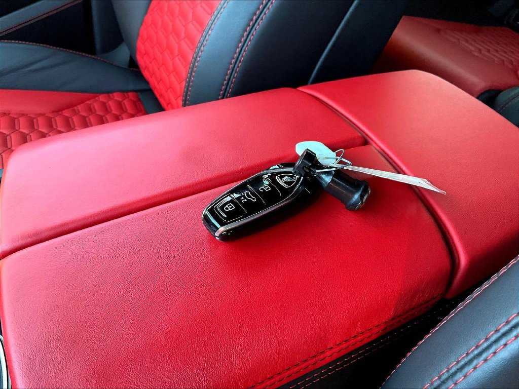 Used 2022 Lamborghini Urus AWD/4WD image 34