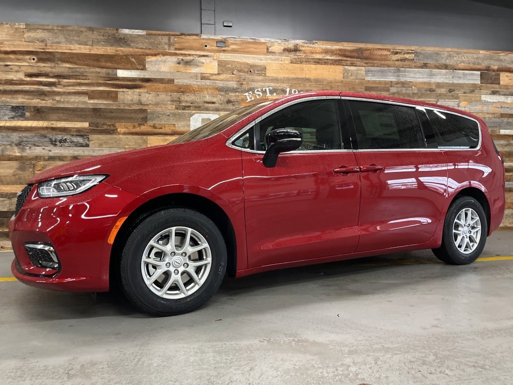 New 2026 Chrysler Pacifica Select image 16