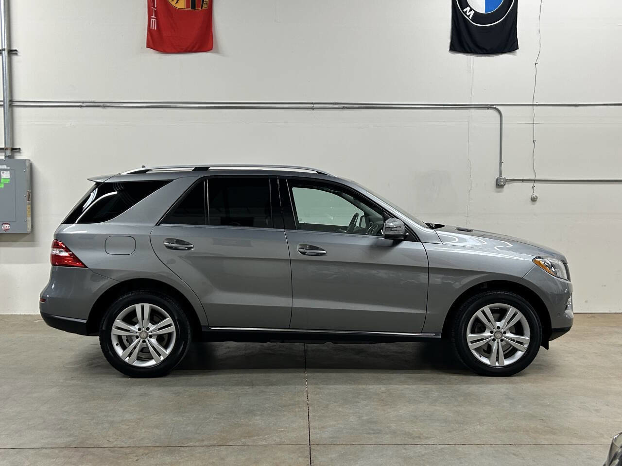 Used 2015 Mercedes-Benz ML 250 BlueTEC 4MATIC w/ Premium 1 Package image 3