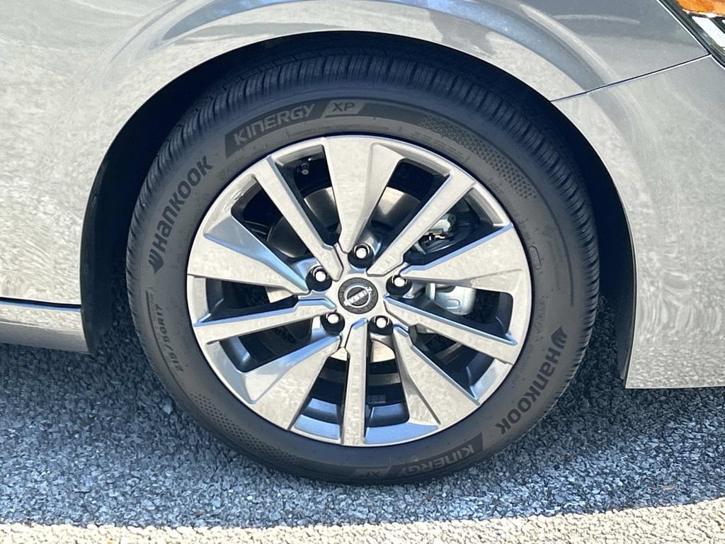 Used 2026 Nissan Sentra SL w/ Floor Mat Package FWD image 9