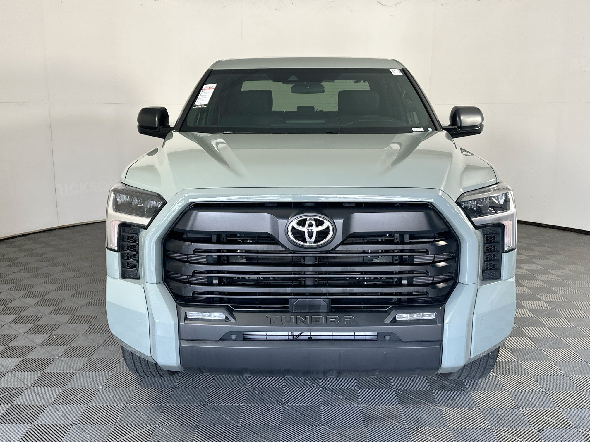 Used 2025 Toyota Tundra SR5 w/ SR5 Convenience Package AWD/4WD image 8