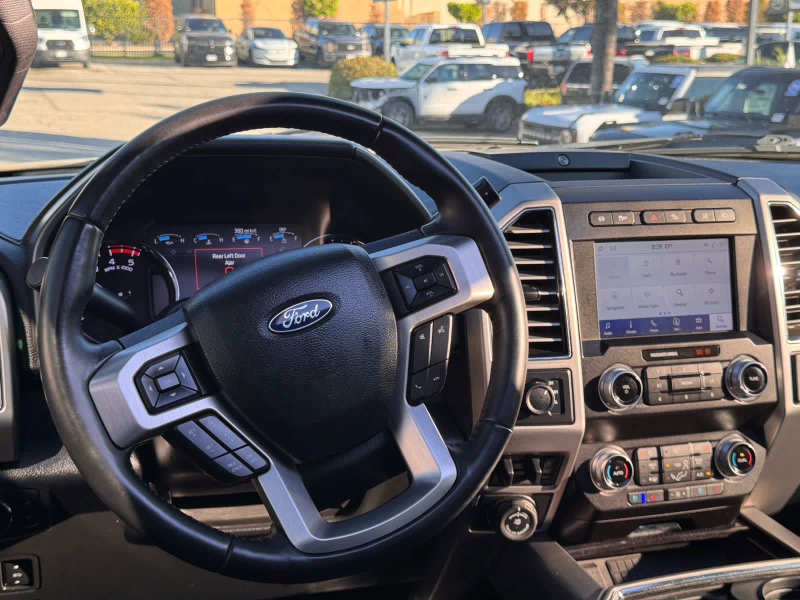 Certified 2020 Ford F250 Platinum w/ Tremor Off-Road Package AWD/4WD image 35