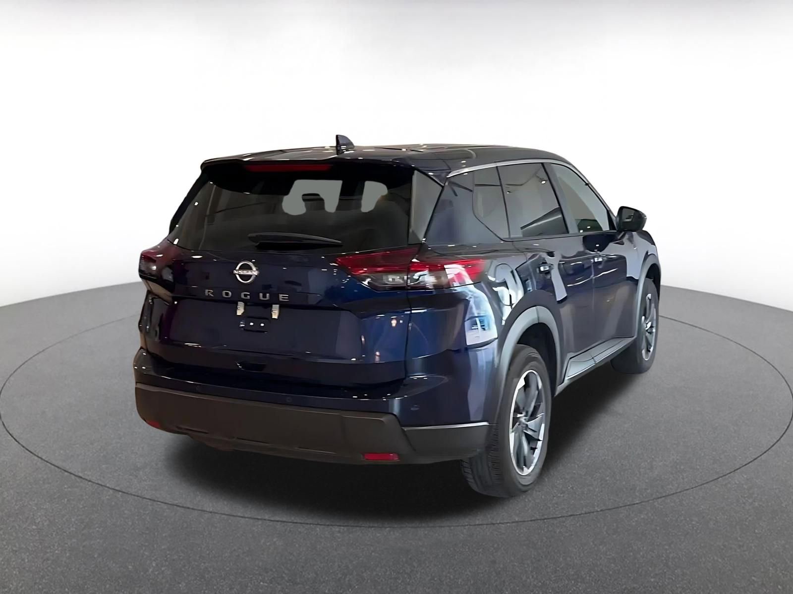 Used 2025 Nissan Rogue SV image 14