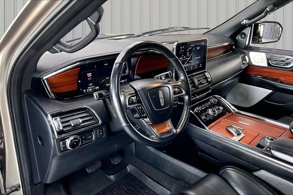 Used 2019 Lincoln Navigator Reserve AWD/4WD image 17