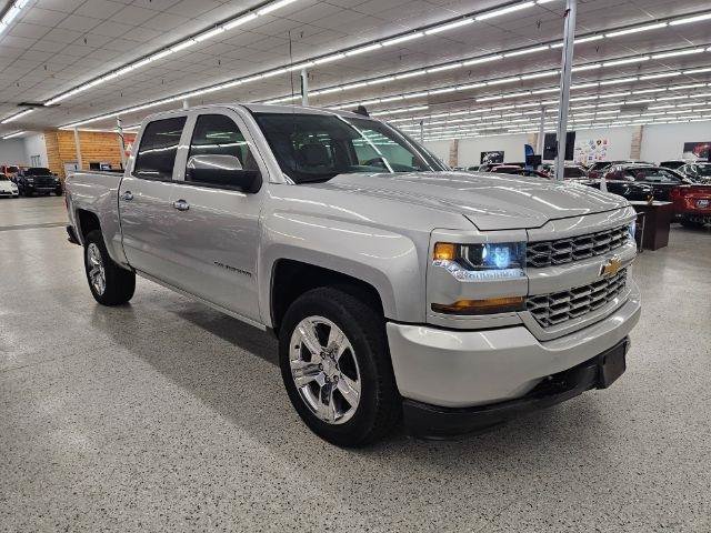 Used 2018 Chevrolet Silverado 1500 Custom w/ Custom Value Package AWD/4WD image 4