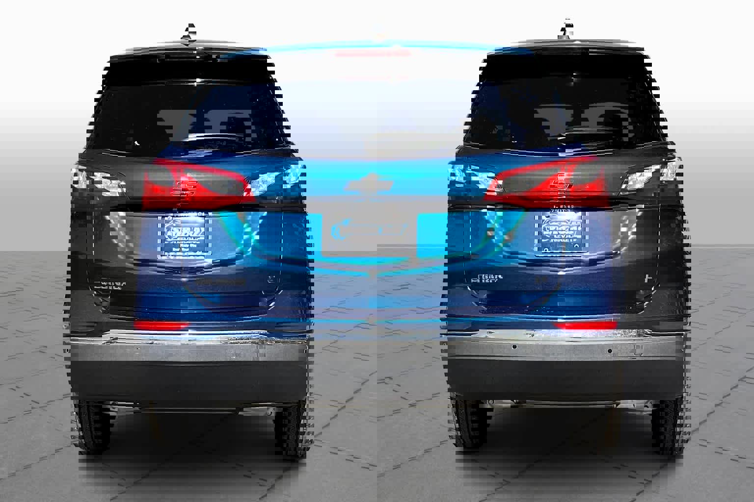 Used 2020 Chevrolet Equinox LT w/ Driver Convenience Package image 4