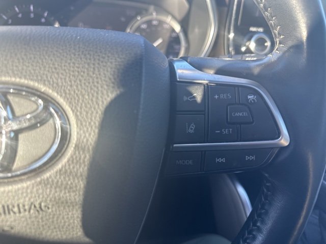 Used 2020 Toyota Highlander Platinum image 14