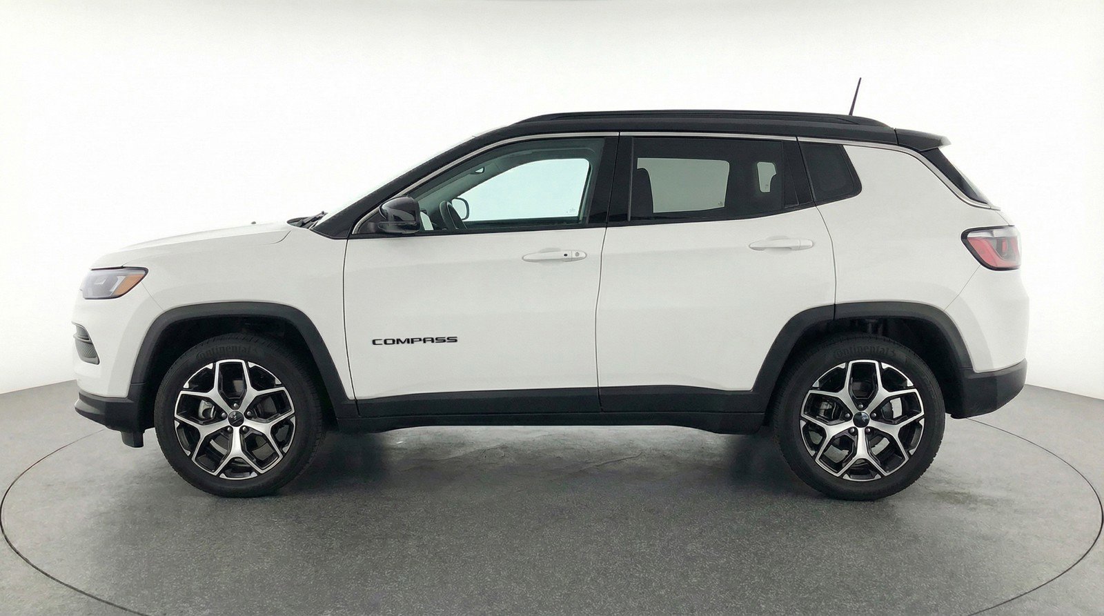 Used 2025 Jeep Compass Limited image 5