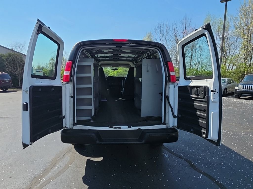 Used 2021 Chevrolet Express 2500 w/ Driver Convenience Package image 27