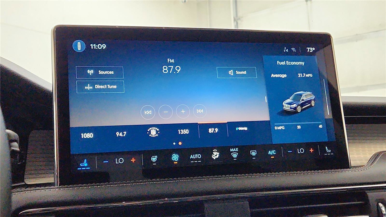 Used 2023 Lincoln Corsair AWD w/ Equipment Group 101A image 35