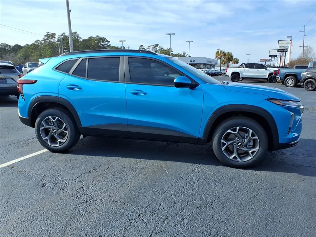 New 2026 Chevrolet Trax LT image 2