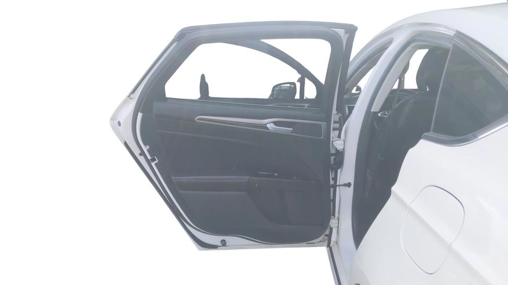 Used 2014 Ford Fusion SE w/ Equipment Group 202A FWD image 29