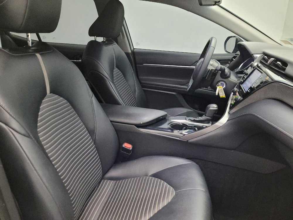 Used 2020 Toyota Camry SE image 21