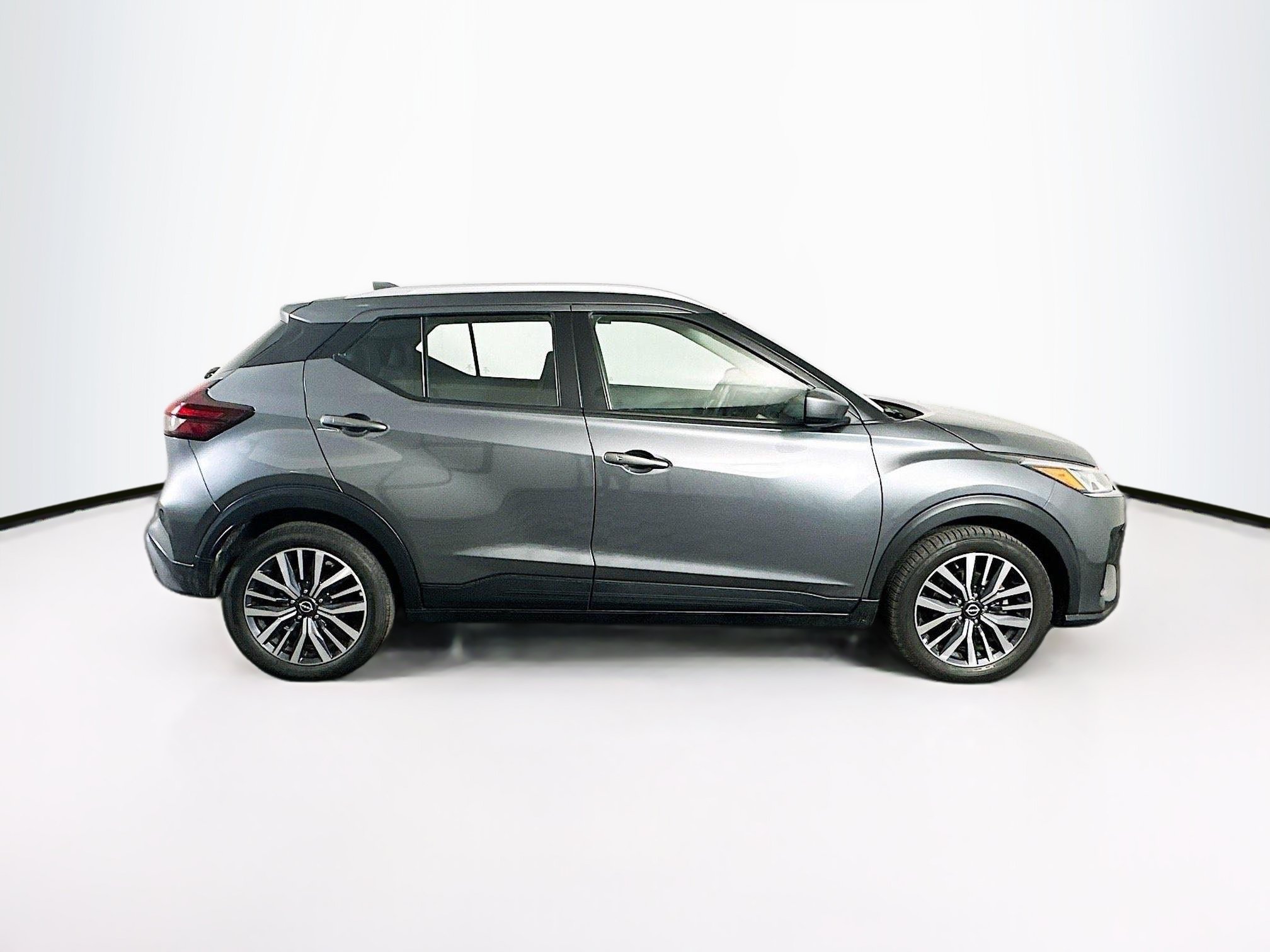 Used 2022 Nissan Kicks SV FWD image 10