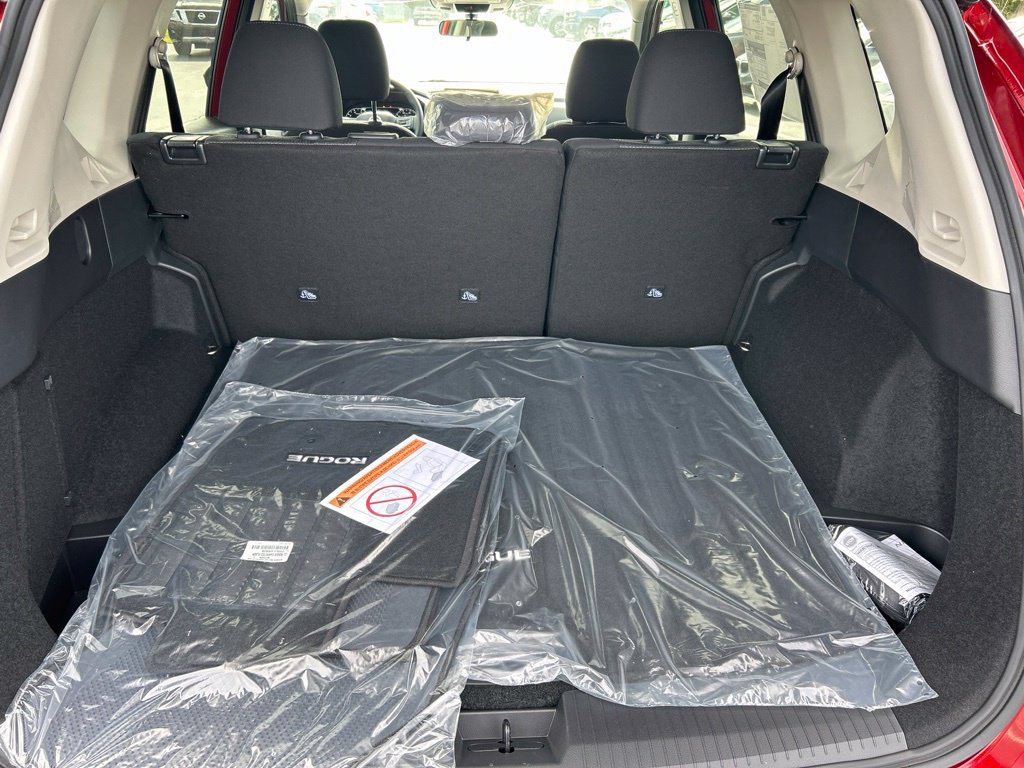 Used 2026 Nissan Rogue SV FWD image 49