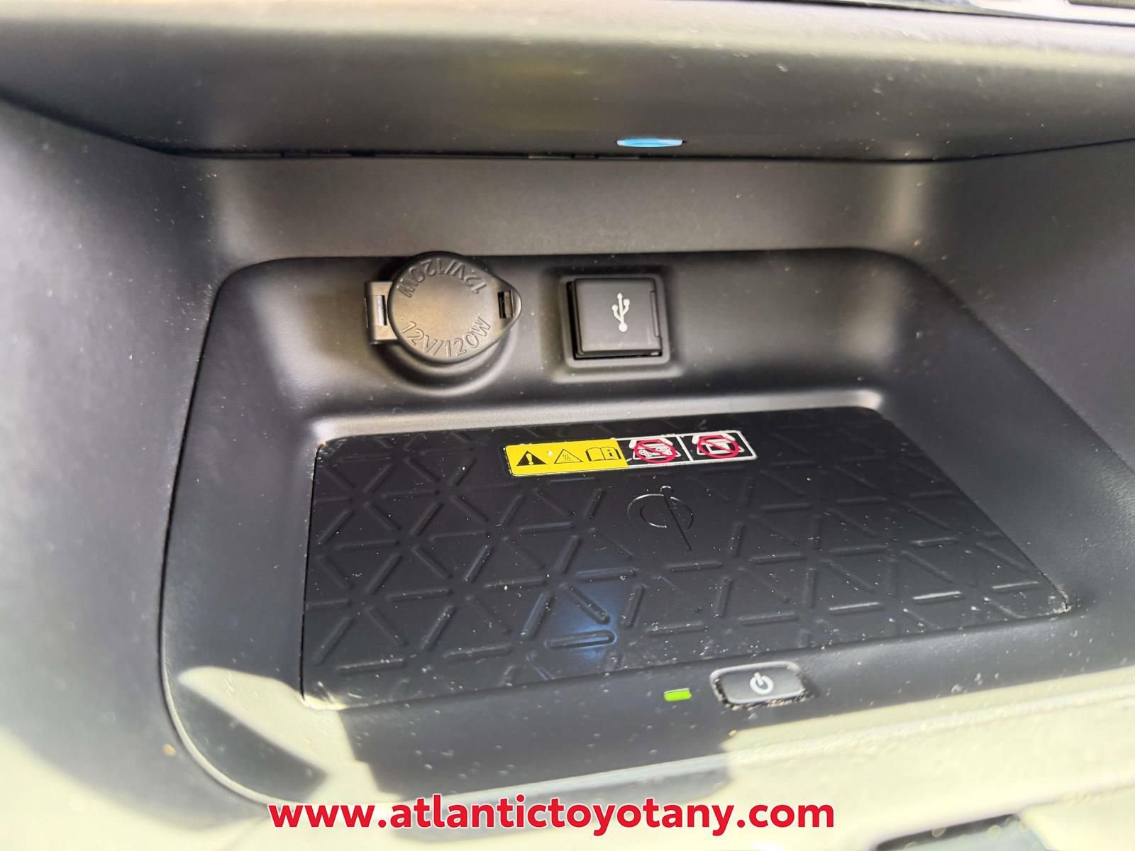 Used 2022 Toyota RAV4 XSE w/ Weather Package AWD/4WD image 25