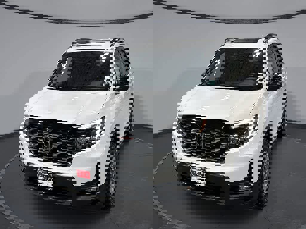 Certified 2023 Honda Passport TrailSport image 1