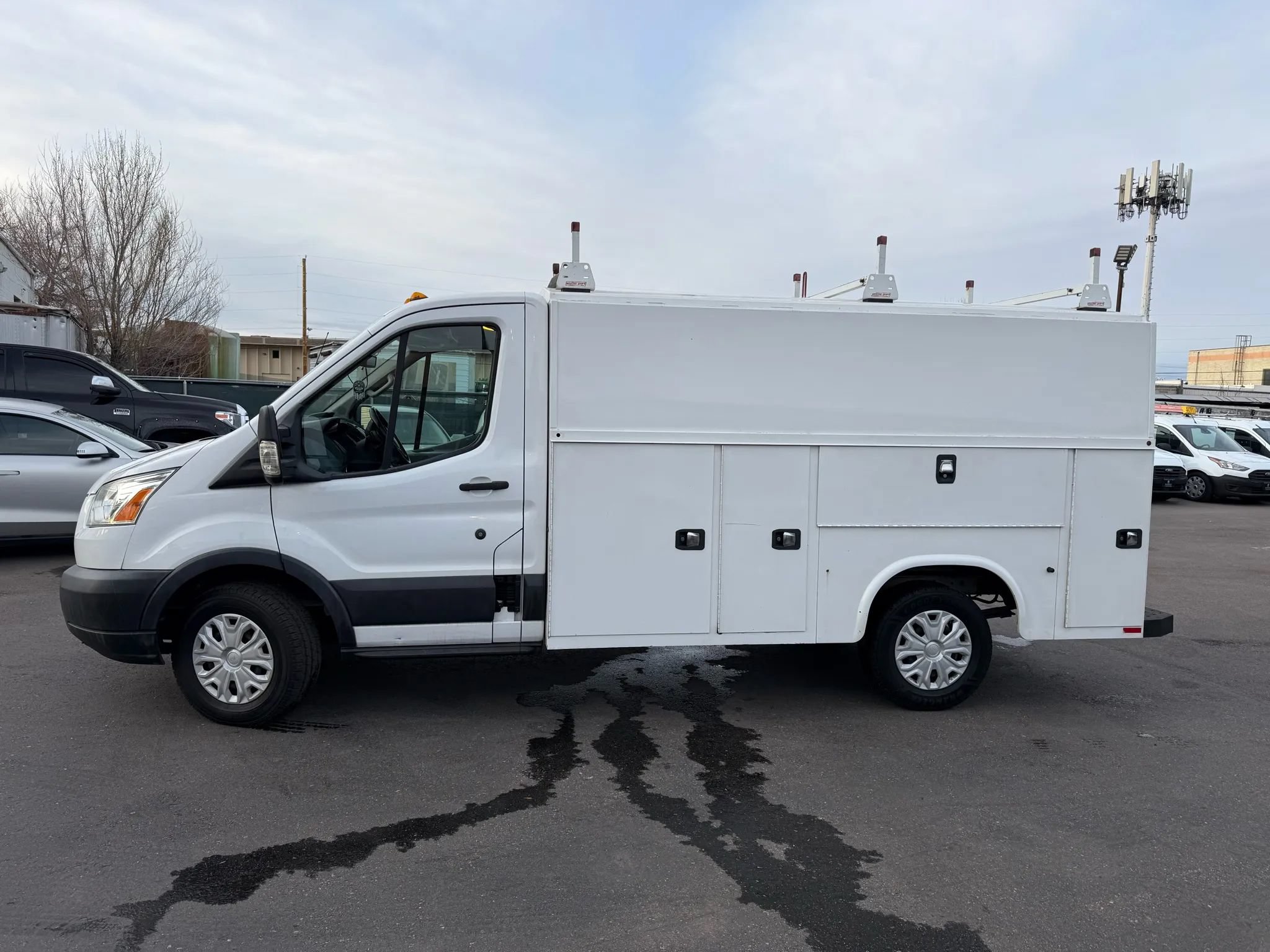 Used 2017 Ford Transit 350 138 w/ Interior Upgrade Package RWD image 3