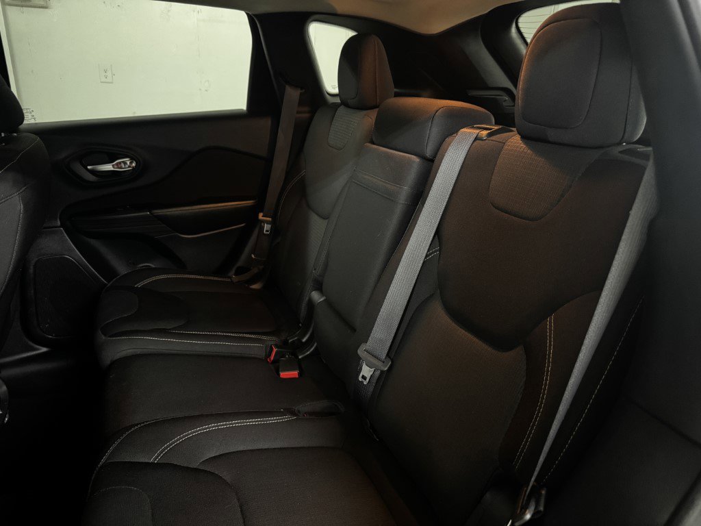 Used 2016 Jeep Cherokee Latitude w/ Comfort/Convenience Group image 53