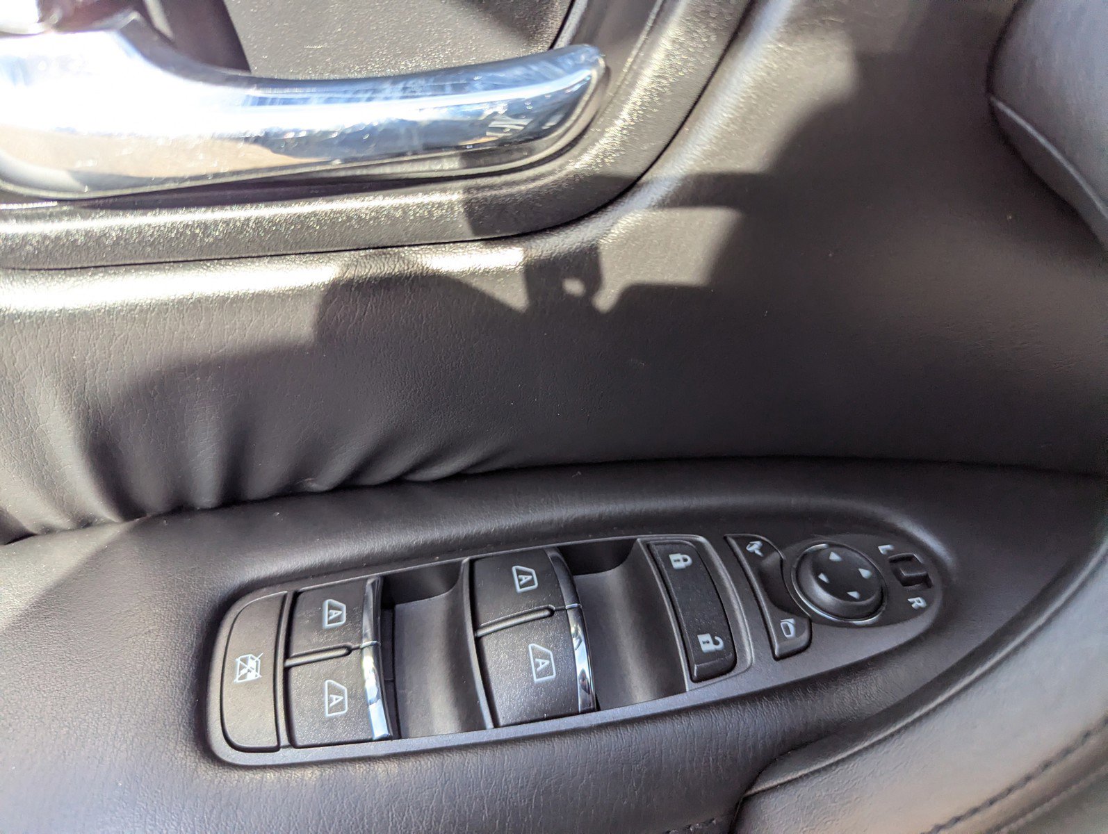 Used 2023 Nissan Armada SL w/ Cargo Package image 27