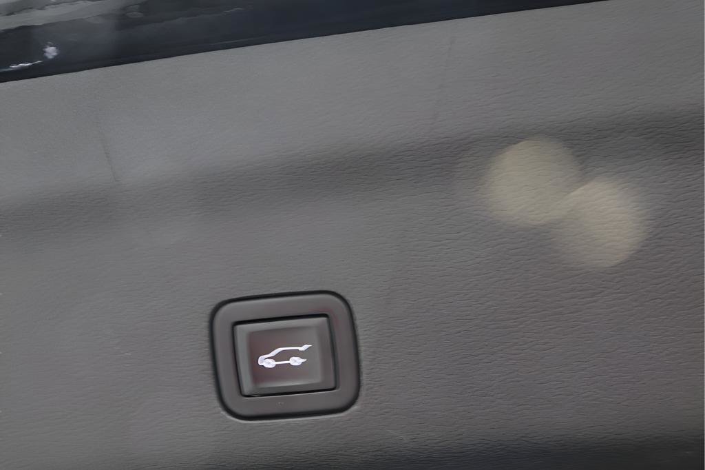 Used 2023 Cadillac Escalade Sport w/ Touring Package image 32