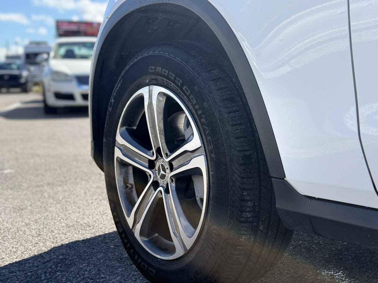 Used 2019 Mercedes-Benz GLC 300 w/ Premium Package image 27