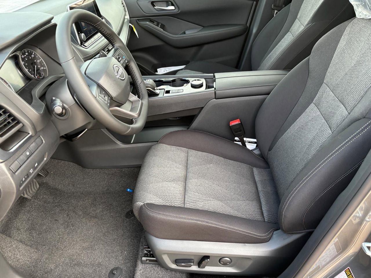New 2026 Nissan Rogue SV AWD/4WD image 19