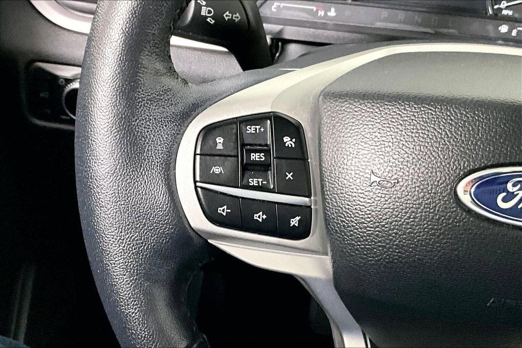 Used 2023 Ford Explorer XLT w/ Equipment Group 202A image 18