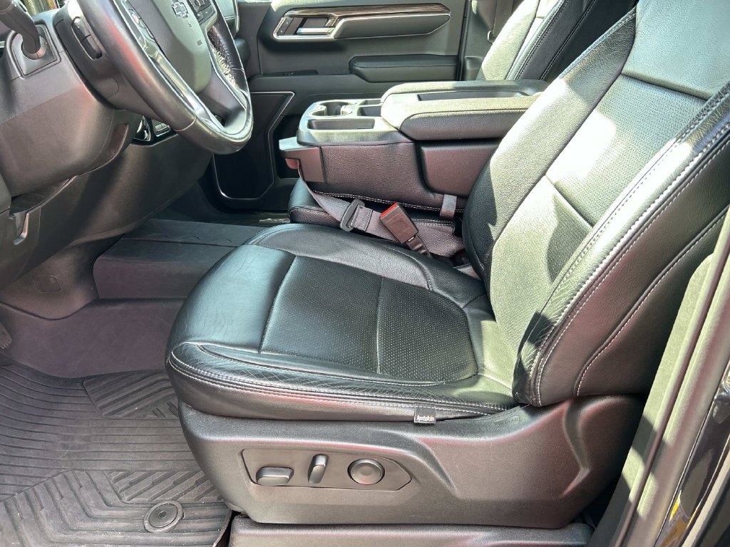 Used 2022 Chevrolet Silverado 1500 RST AWD/4WD image 16