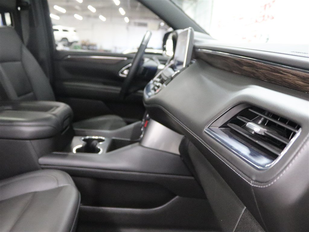 Used 2023 Chevrolet Tahoe Z71 w/ Luxury Package AWD/4WD image 33