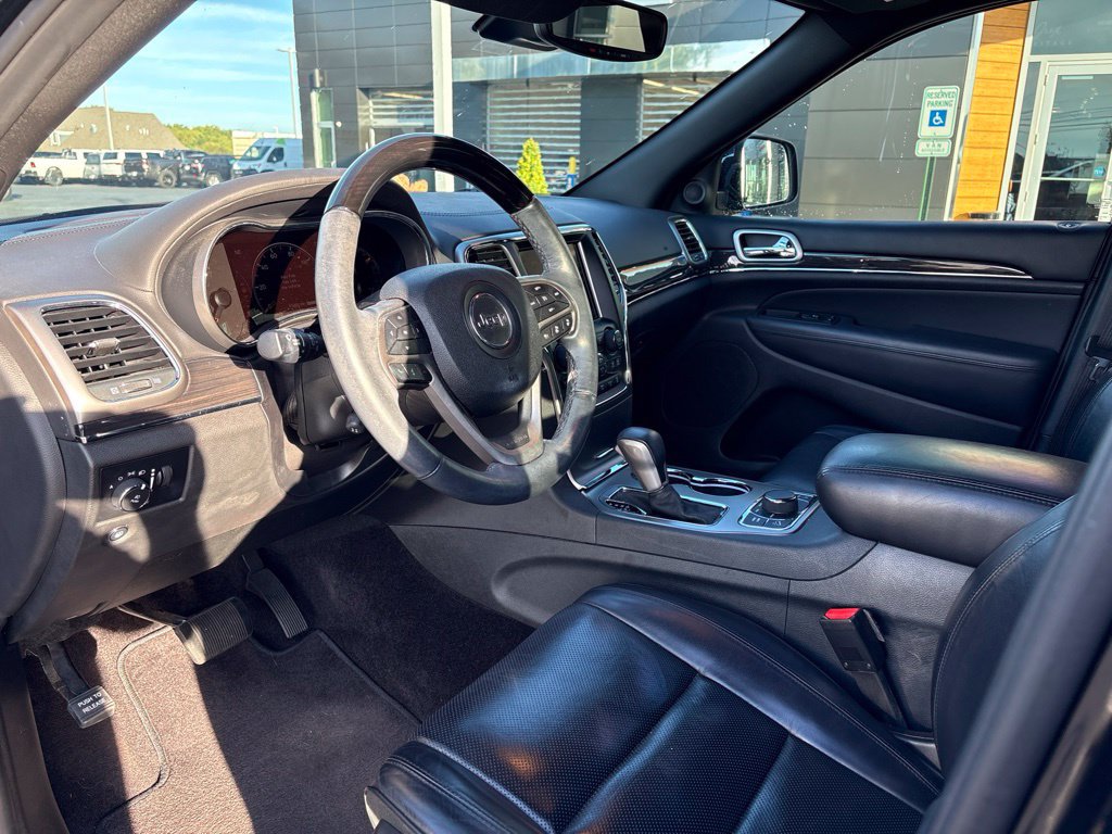 Used 2018 Jeep Grand Cherokee Overland AWD/4WD image 15