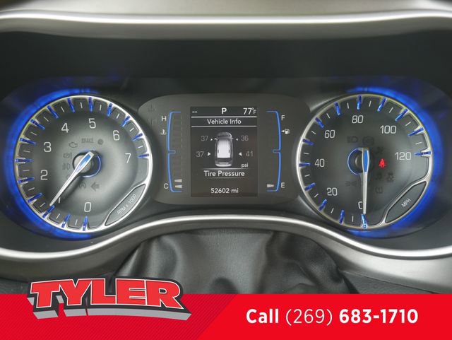 Used 2020 Chrysler Pacifica Touring w/ Cold Weather Group FWD image 44