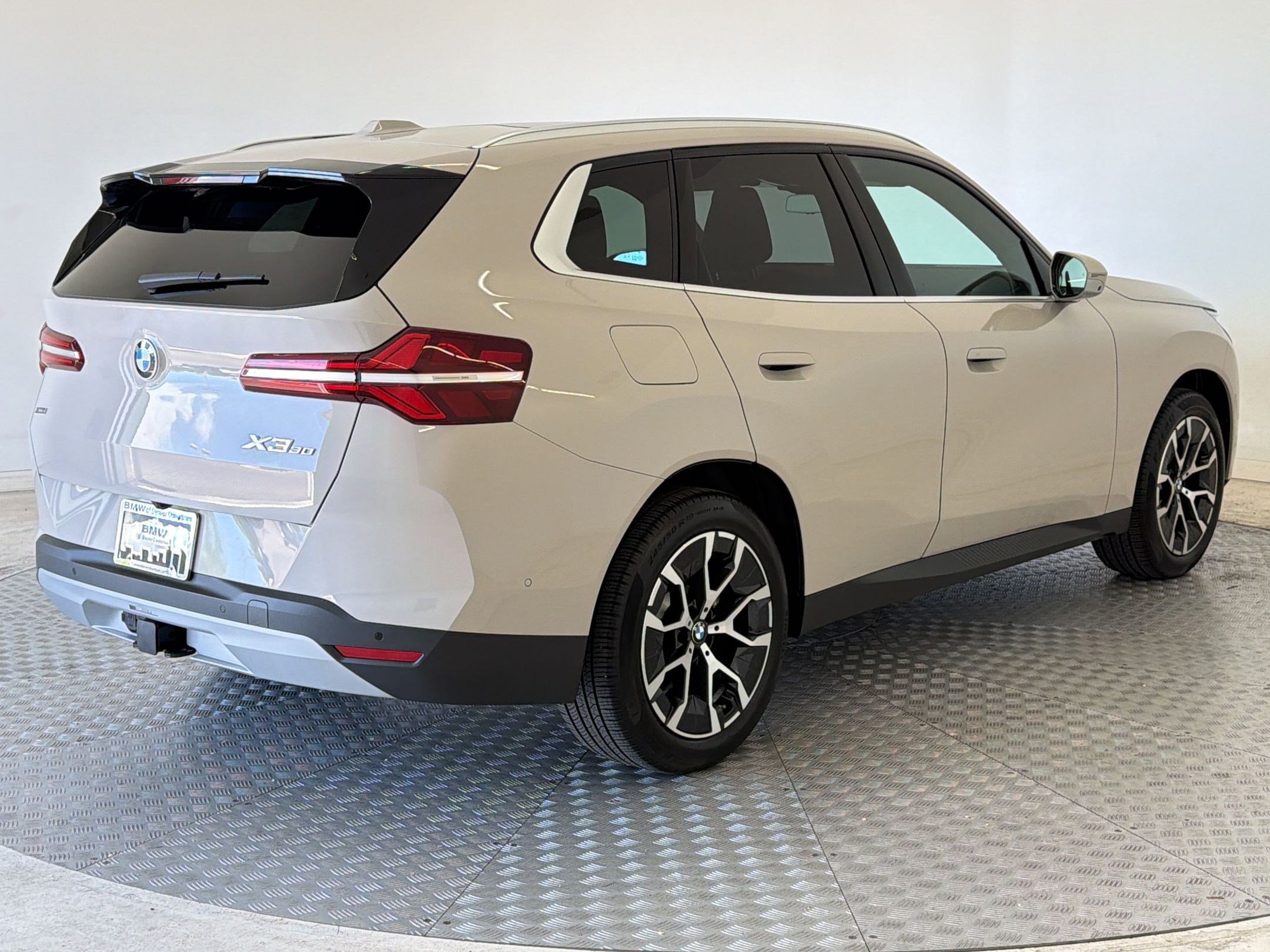 Used 2025 BMW X3 xDrive30i w/ Premium Package image 9