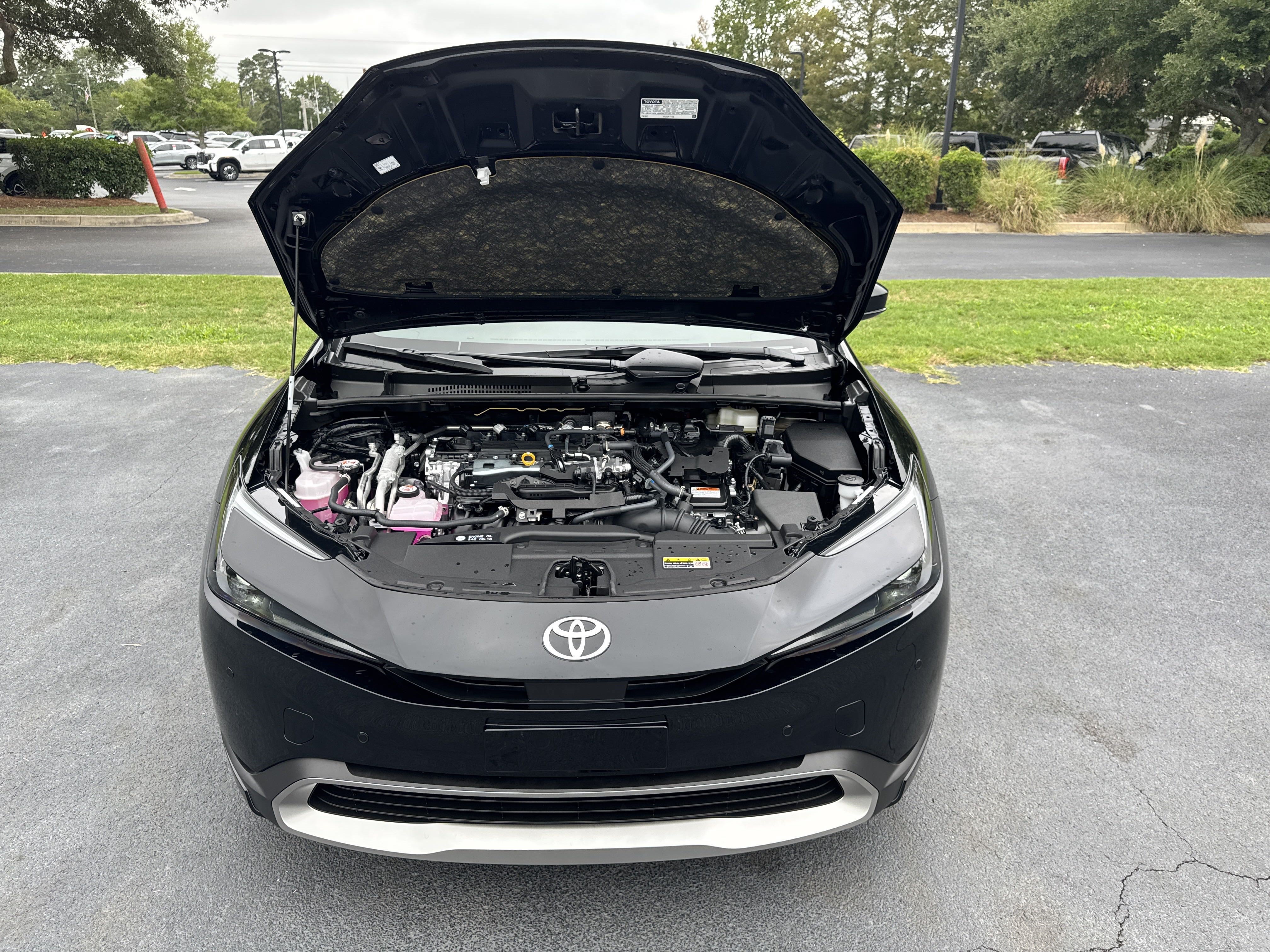 New 2025 Toyota Prius Plug-In Hybrid FWD image 38