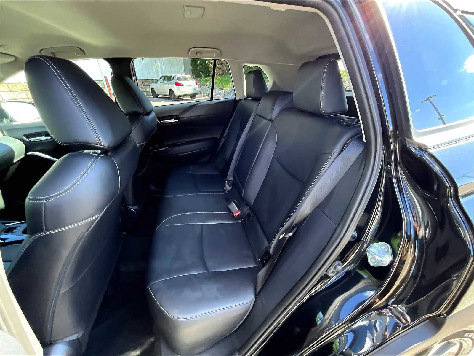 Used 2025 Toyota Corolla Cross XLE image 15