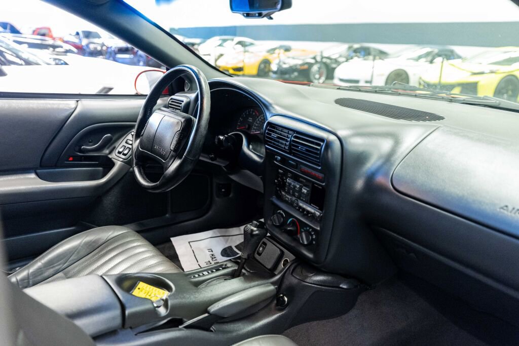 Used 1998 Chevrolet Camaro Z28 RWD image 12