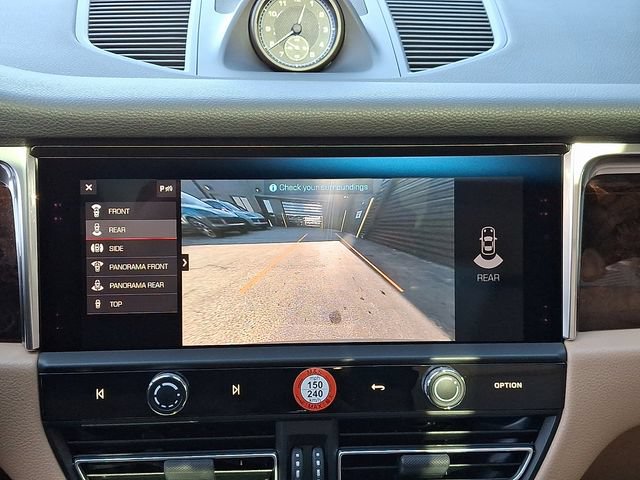 Certified 2026 Porsche Macan AWD/4WD image 19