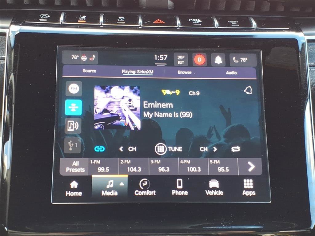 Used 2023 Jeep Grand Cherokee L Laredo image 16