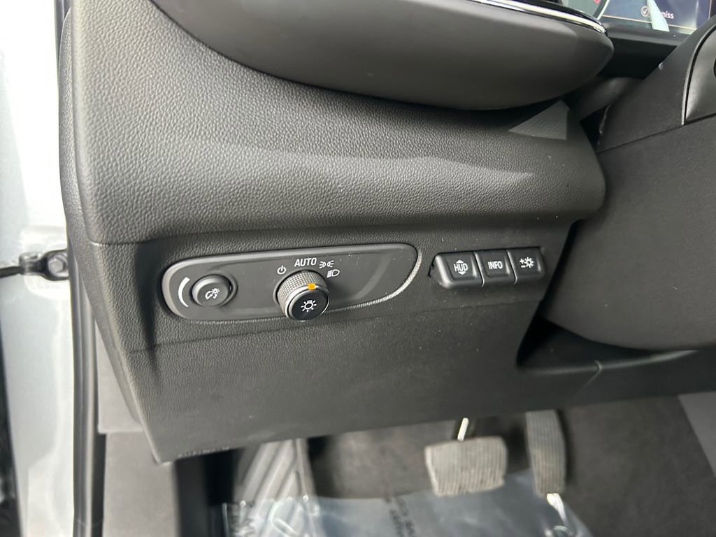 Used 2023 Buick Envision Avenir image 21