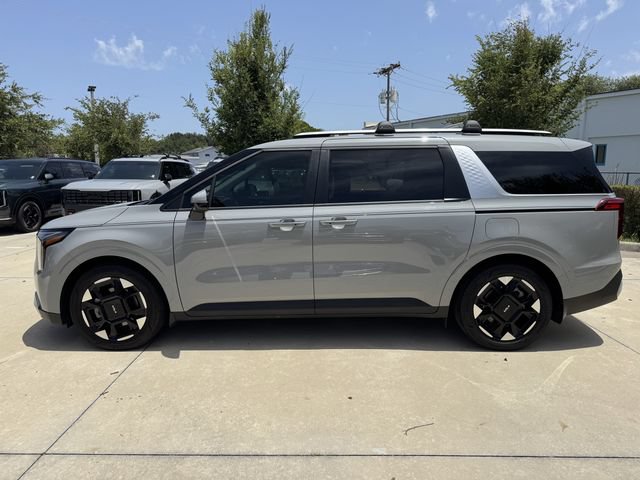 Used 2025 Kia Carnival EX FWD image 9