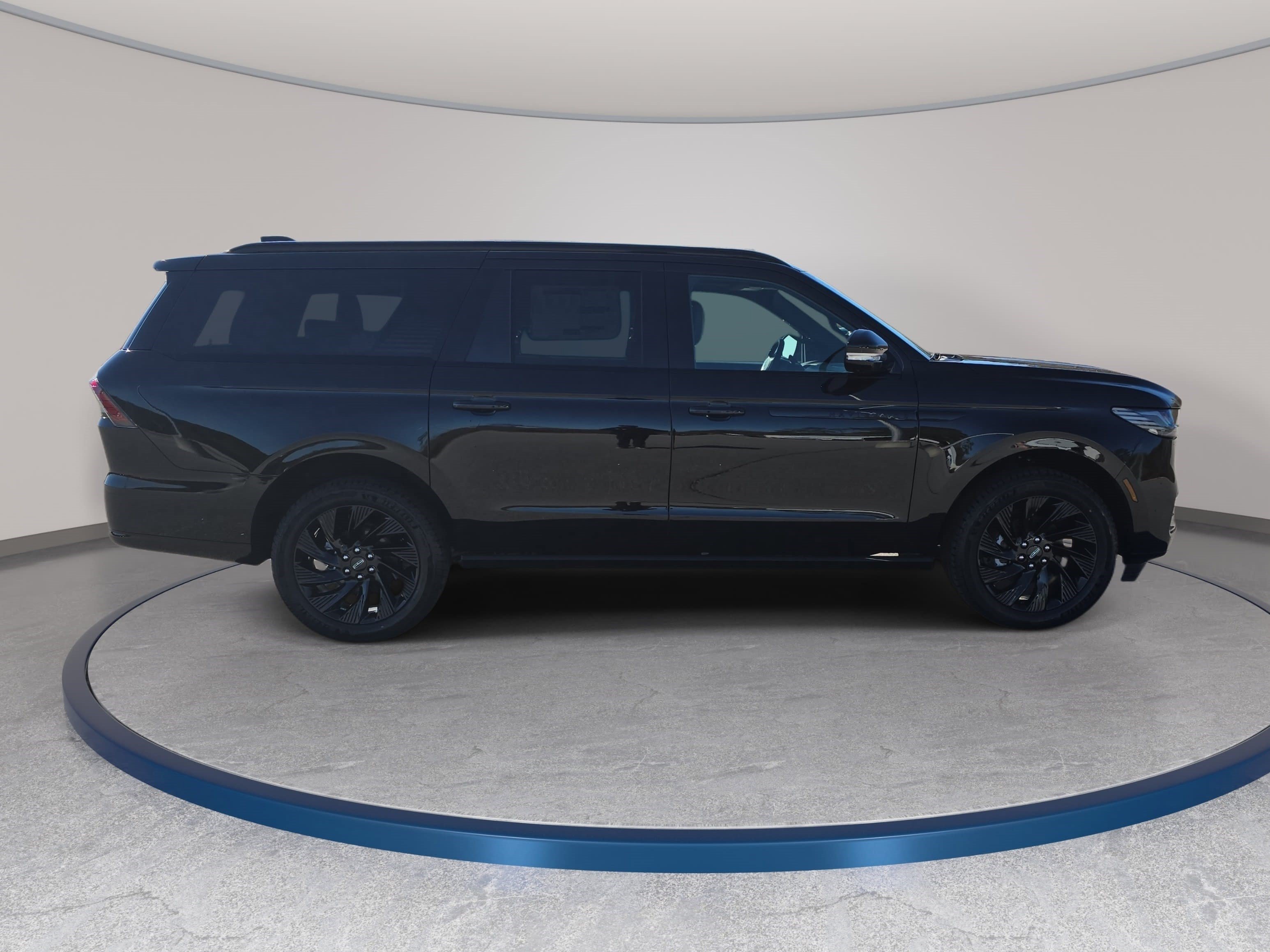 New 2026 Lincoln Navigator L Reserve w/ Jet Appearance Package AWD/4WD image 4