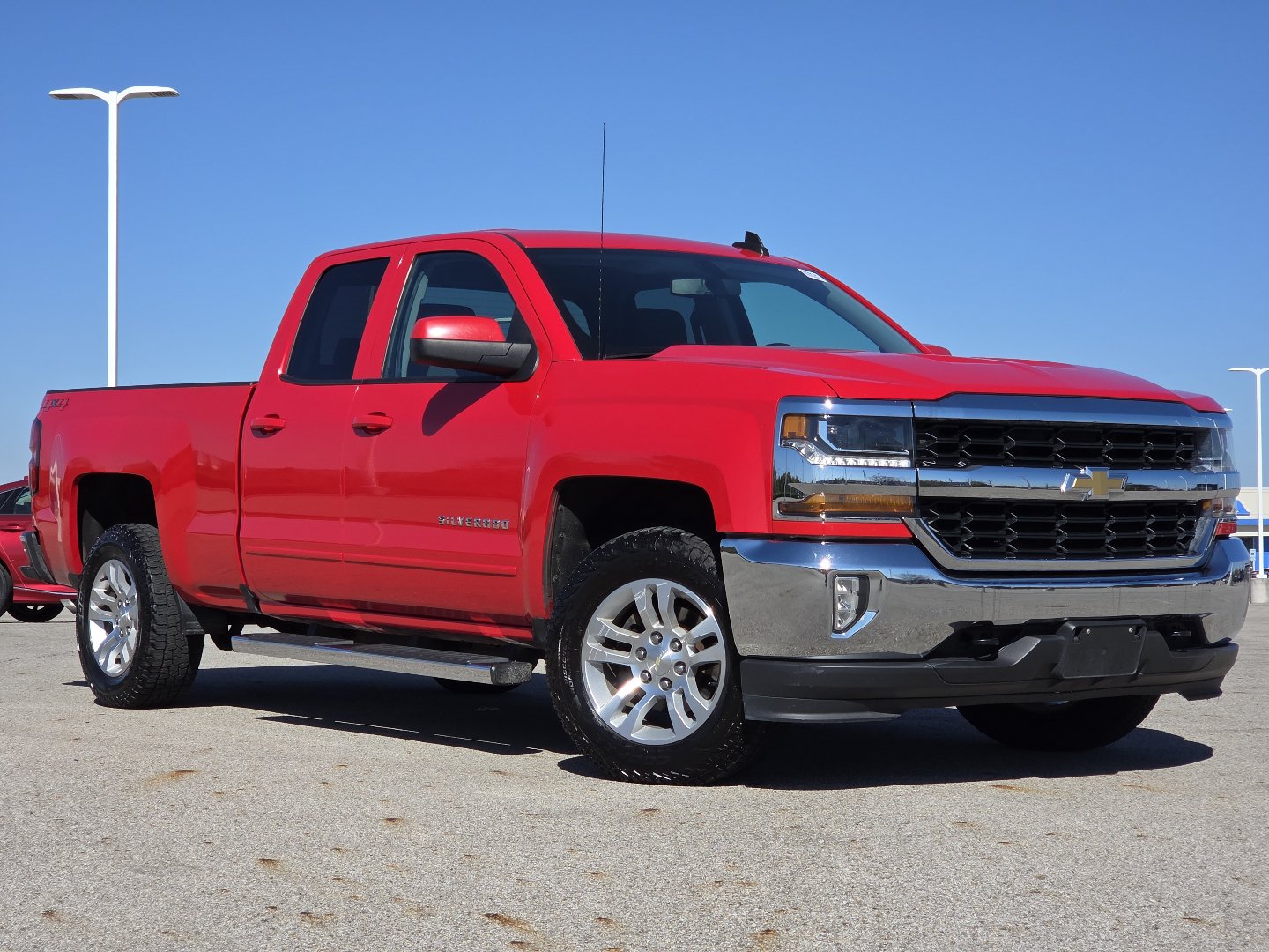 Used 2018 Chevrolet Silverado 1500 LT w/ All Star Edition AWD/4WD image 2