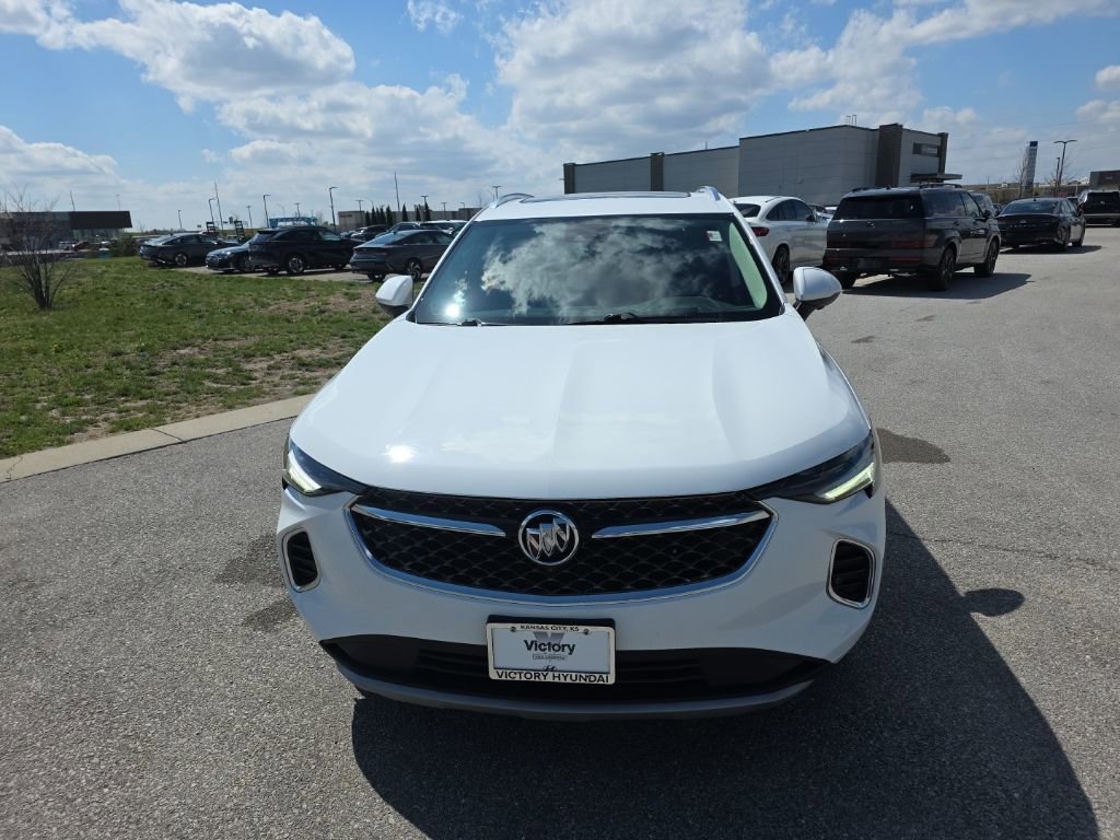 Used 2022 Buick Envision Avenir w/ Technology Package II AWD/4WD image 2
