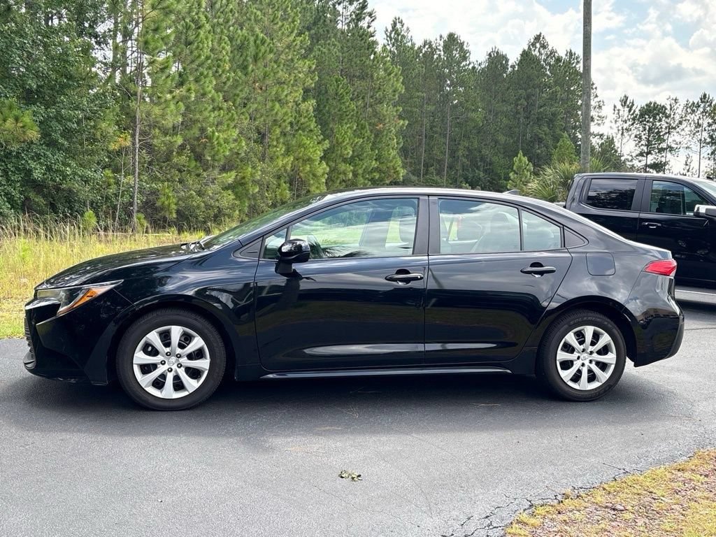Used 2024 Toyota Corolla LE FWD image 8