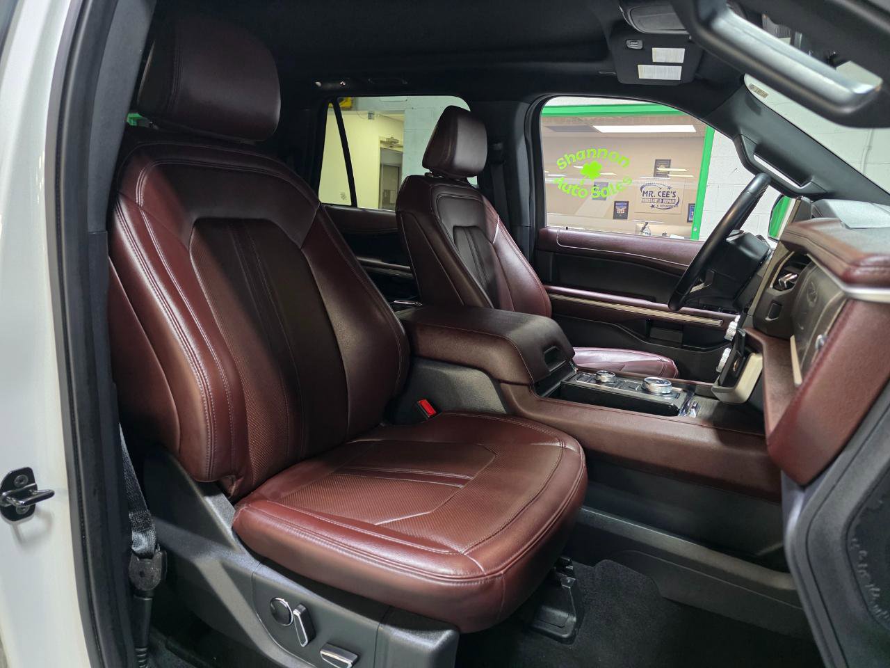 Used 2024 Ford Expedition Max Limited image 28