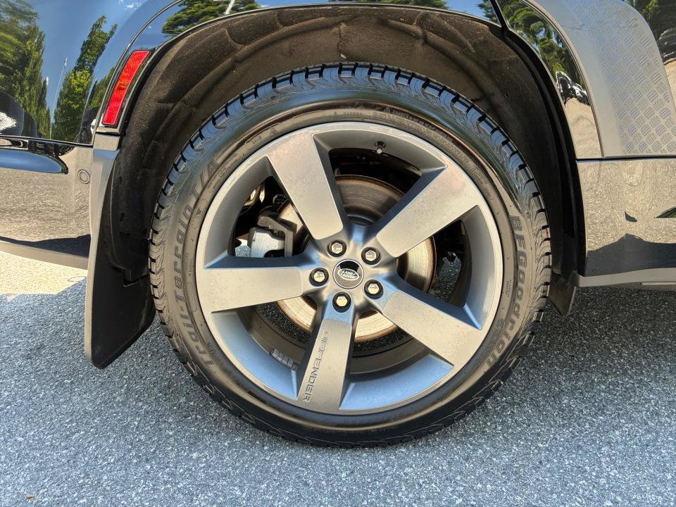 Certified 2024 Land Rover Defender 130 Outbound AWD/4WD image 23
